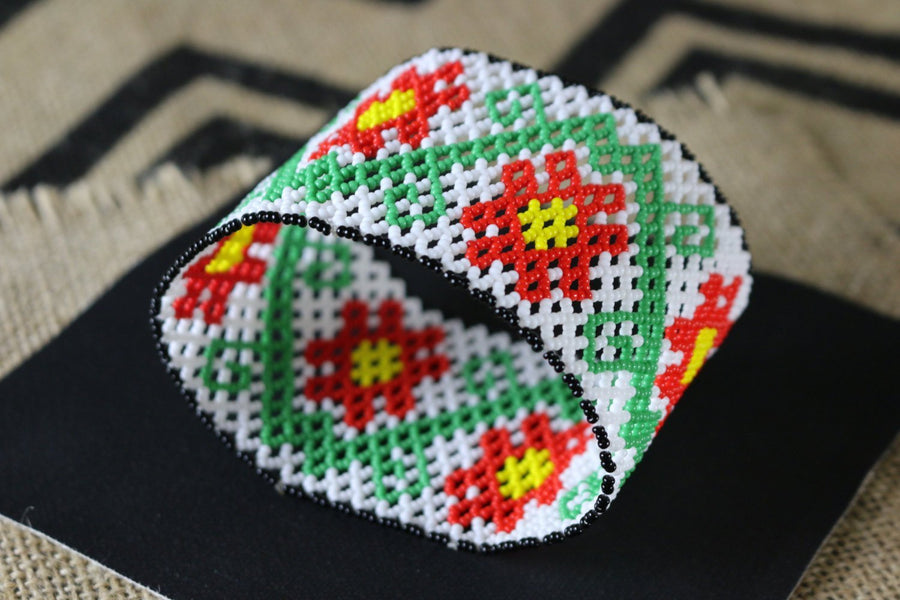 Art# K170  4 inch Original Kayapo Traditional Peyote stitch Beaded Bracelet from Brazil.