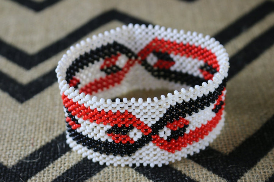 Art# K189  4+inch. Original Kayapo Traditional Peyote stitch Beaded Bracelet from Brazil.