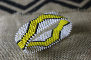 Art# K194  3.5+ inch. Original Kayapo Traditional Peyote stitch Beaded Bracelet from Brazil.
