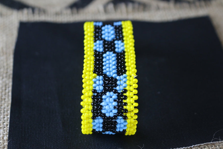 Art# K200  4 inch. Original Kayapo Traditional Peyote stitch Beaded Bracelet from Brazil.