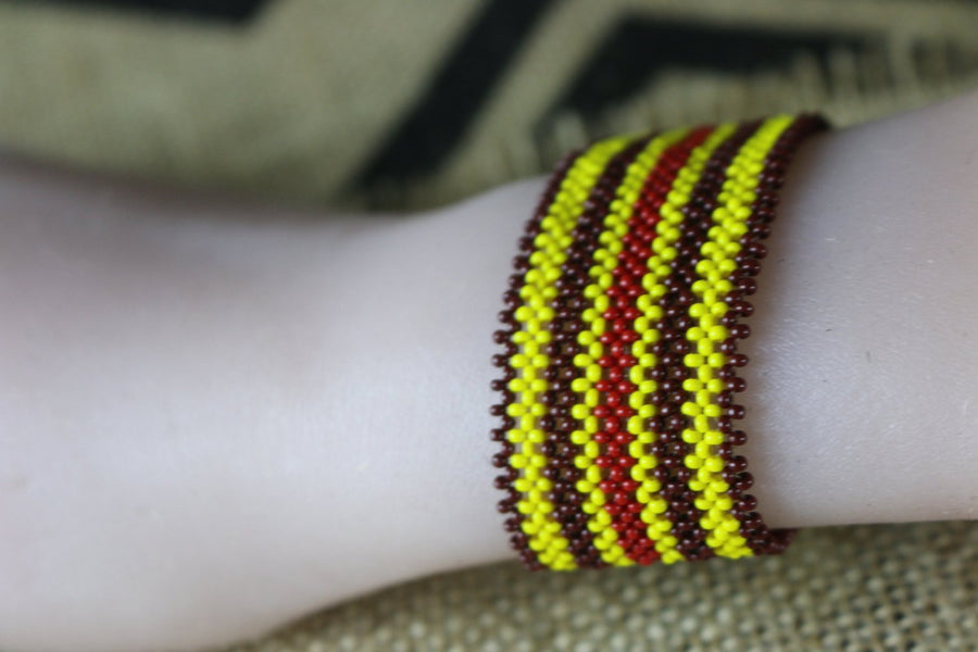 Art# K225  3.5+ inch. Original Kayapo Traditional Peyote stitch Beaded Bracelet from Brazil.