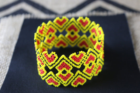 Art# K228  3.5+ inch. Original Kayapo Traditional Peyote stitch Beaded Bracelet from Brazil.