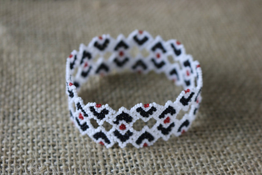 Art# K231  3+ inch. Original Kayapo Traditional Peyote stitch Beaded Bracelet from Brazil.