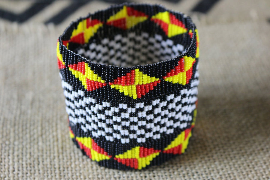 Art# K238  3.5+ inch. Original Kayapo Traditional Peyote stitch Beaded Bracelet from Brazil.