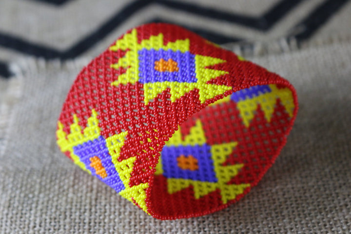 Art# K241  3.5+ inch. Original Kayapo Traditional Peyote stitch Beaded Bracelet from Brazil.
