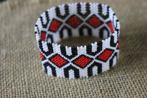 Art# K261  3+ inch. Original Kayapo Traditional Peyote stitch Beaded Bracelet from Brazil.