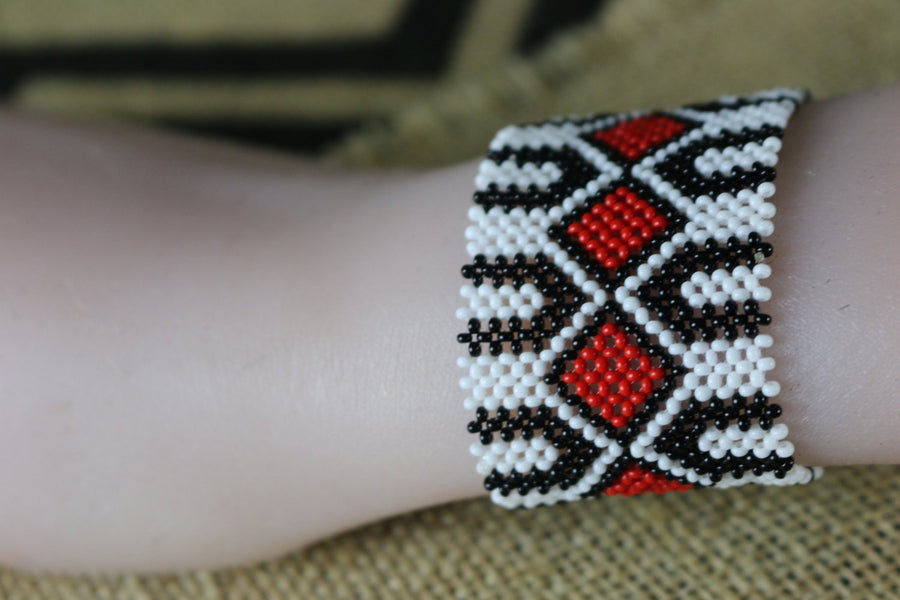 Art# K261  3+ inch. Original Kayapo Traditional Peyote stitch Beaded Bracelet from Brazil.