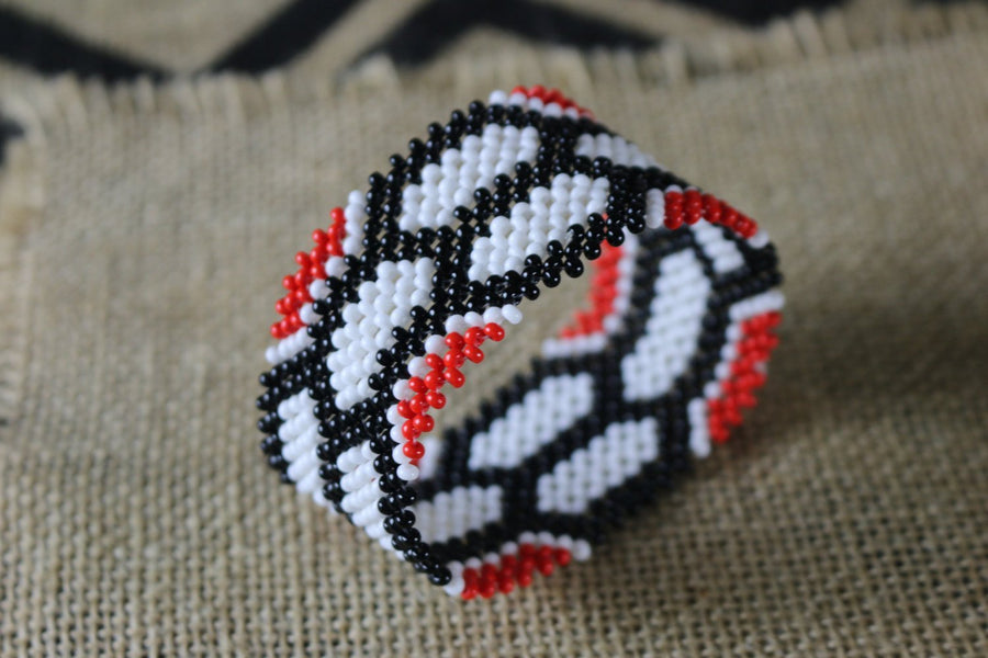 Art# K266  3.5+ inch. Original Kayapo Traditional Peyote stitch Beaded Bracelet from Brazil.