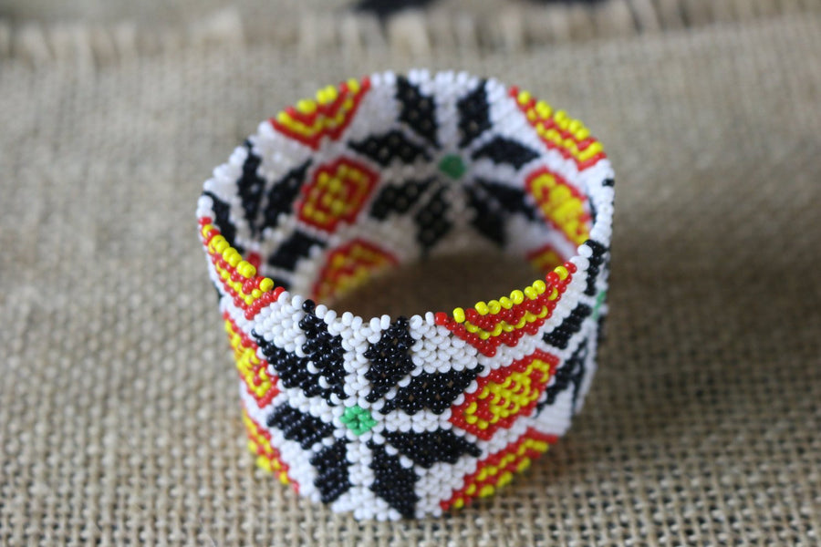 Art# K273  3+ inch. Original Kayapo Traditional Peyote stitch Beaded Bracelet from Brazil.