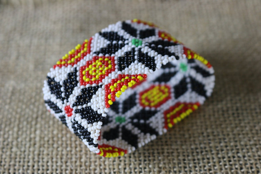 Art# K273  3+ inch. Original Kayapo Traditional Peyote stitch Beaded Bracelet from Brazil.