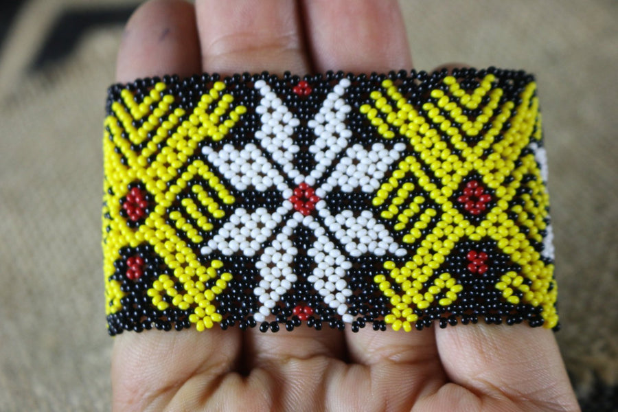 Art# K280  3+ inch. Original Kayapo Traditional Peyote stitch Beaded Bracelet from Brazil.