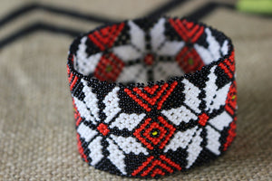 Art# K291  3.5+ inch. Original Kayapo Traditional Peyote stitch Beaded Bracelet from Brazil.