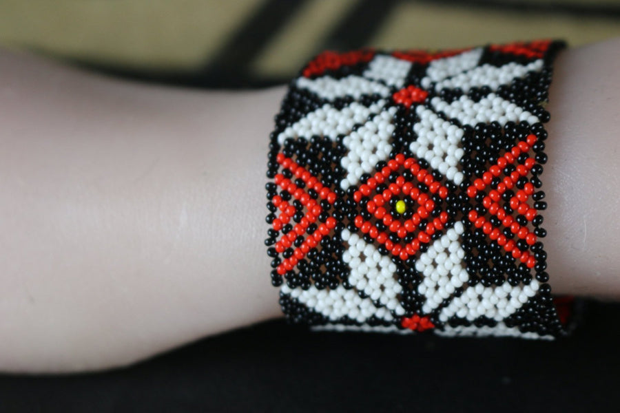 Art# K291  3.5+ inch. Original Kayapo Traditional Peyote stitch Beaded Bracelet from Brazil.