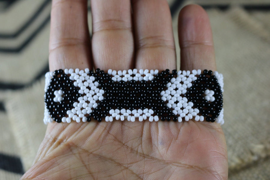 Art# K303  3.5+  inch. Original Kayapo Traditional Peyote stitch Beaded Bracelet from Brazil.