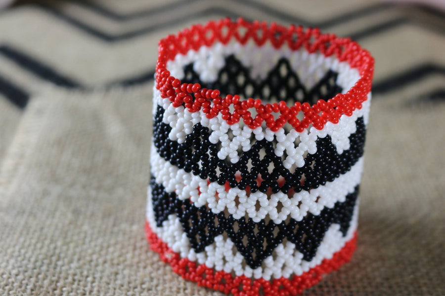 Art# K308  3.5  inch. Original Kayapo Traditional Peyote stitch Beaded Bracelet from Brazil.