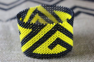 Art# K310  4+ inch. Original Kayapo Traditional Peyote stitch Beaded Bracelet from Brazil.