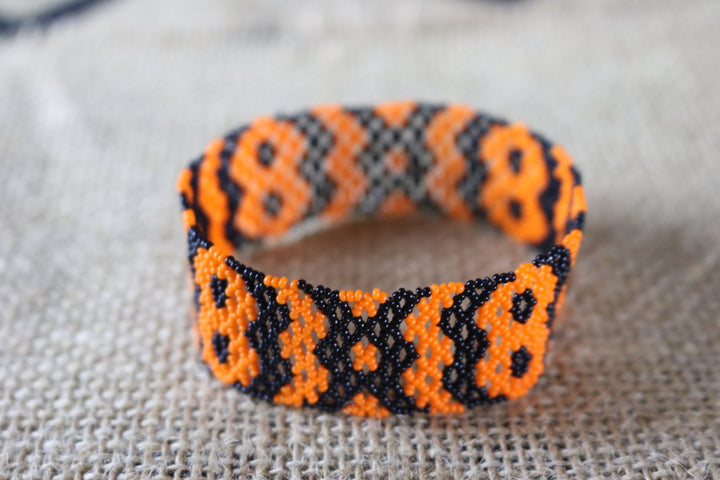 Art# K312  3+ inch. Original Kayapo Traditional Peyote stitch Beaded Bracelet from Brazil.