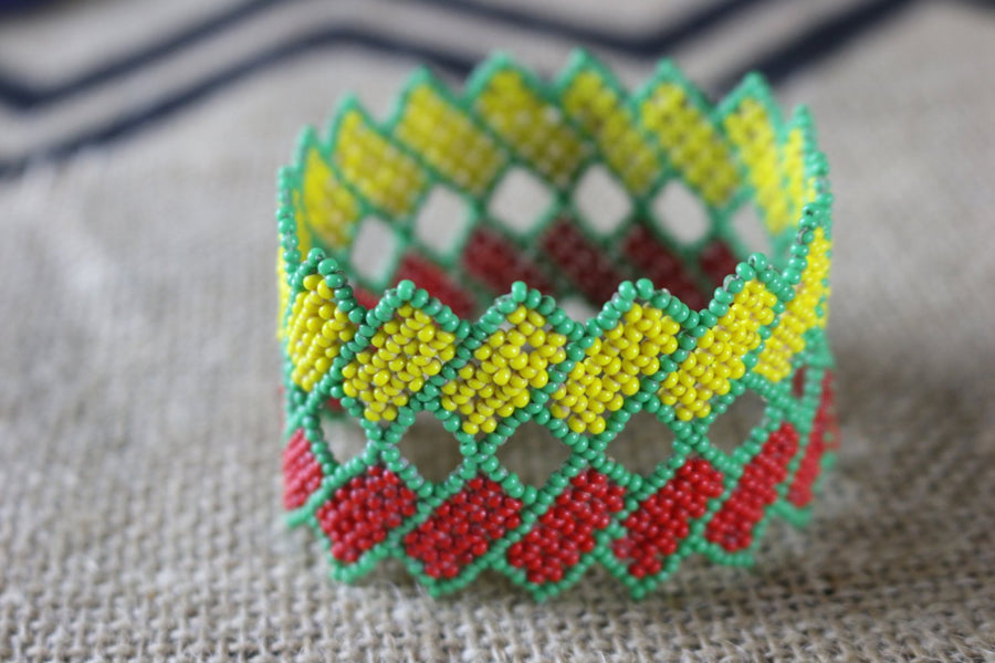 Art# K318  3+ inch. Original Kayapo Traditional Peyote stitch Beaded Bracelet from Brazil.