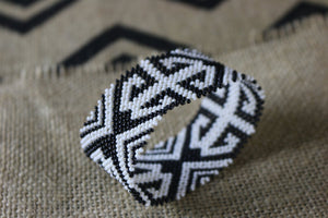 Art# K334  3+ inch. Original Kayapo Traditional Peyote stitch Beaded Bracelet from Brazil