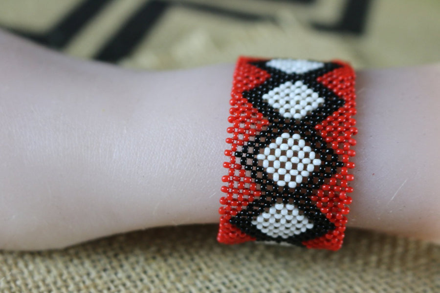 Art# K357  4 inch. Original Kayapo Traditional Peyote stitch Beaded Bracelet from Brazil