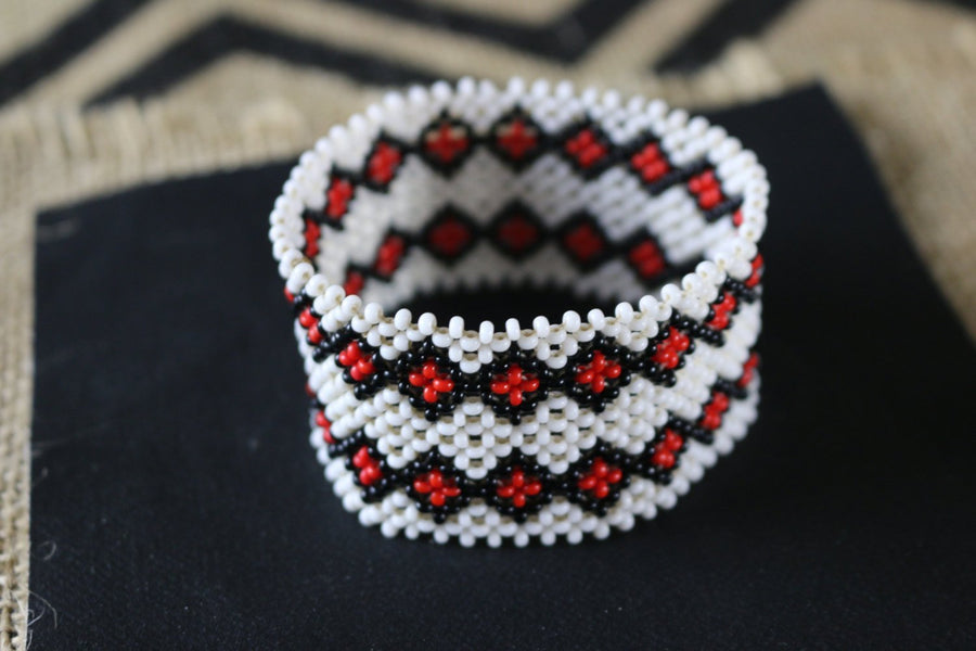 Art# K367  3+  inch. Original Kayapo Traditional Peyote stitch Beaded Bracelet from Brazil