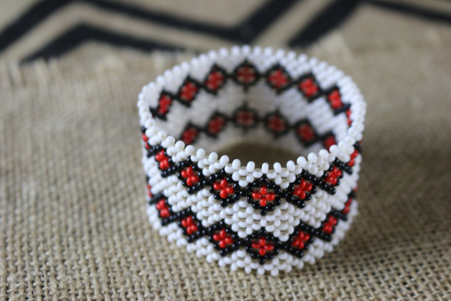 Art# K367  3+  inch. Original Kayapo Traditional Peyote stitch Beaded Bracelet from Brazil