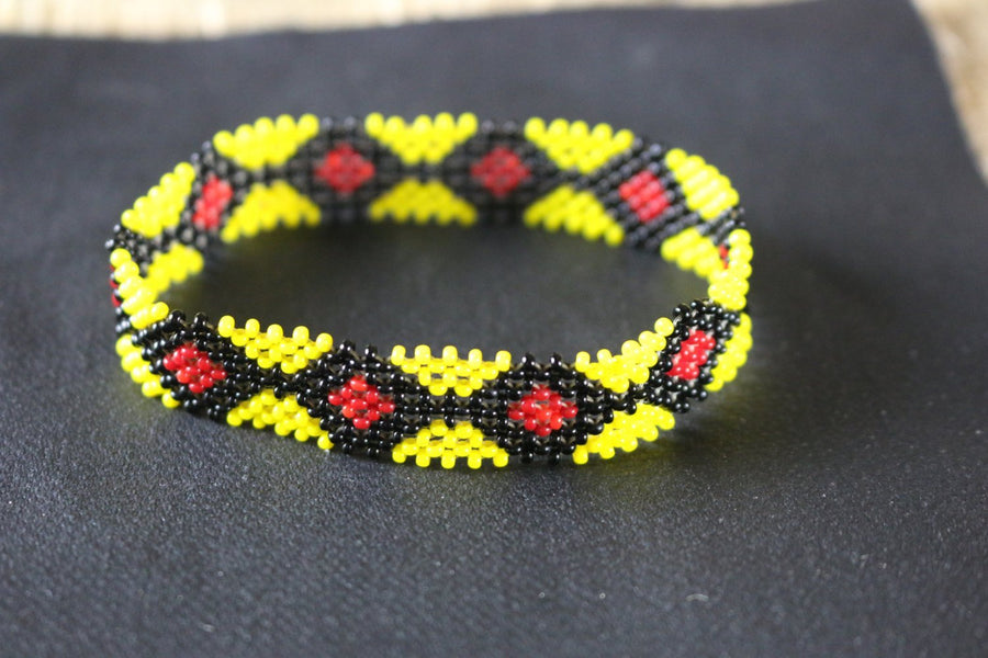 Art# K371  3.5  inch. Original Kayapo Traditional Peyote stitch Beaded Bracelet from Brazil