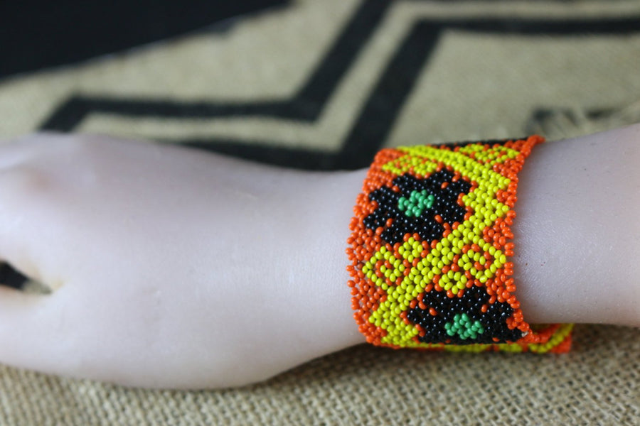 Art# K372  3.5+  inch. Original Kayapo Traditional Peyote stitch Beaded Bracelet from Brazil