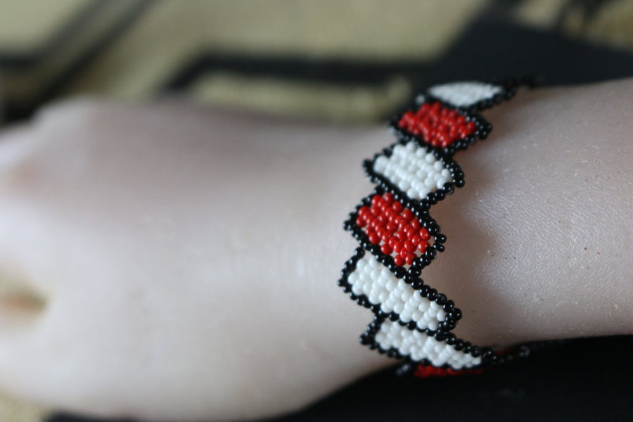 Art# K387  2.5+ inch. Original Kayapo Traditional Peyote stitch Beaded Bracelet from Brazil