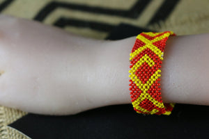 Art# K394  3.5+ inch. Original Kayapo Traditional Peyote stitch Beaded Bracelet from Brazil