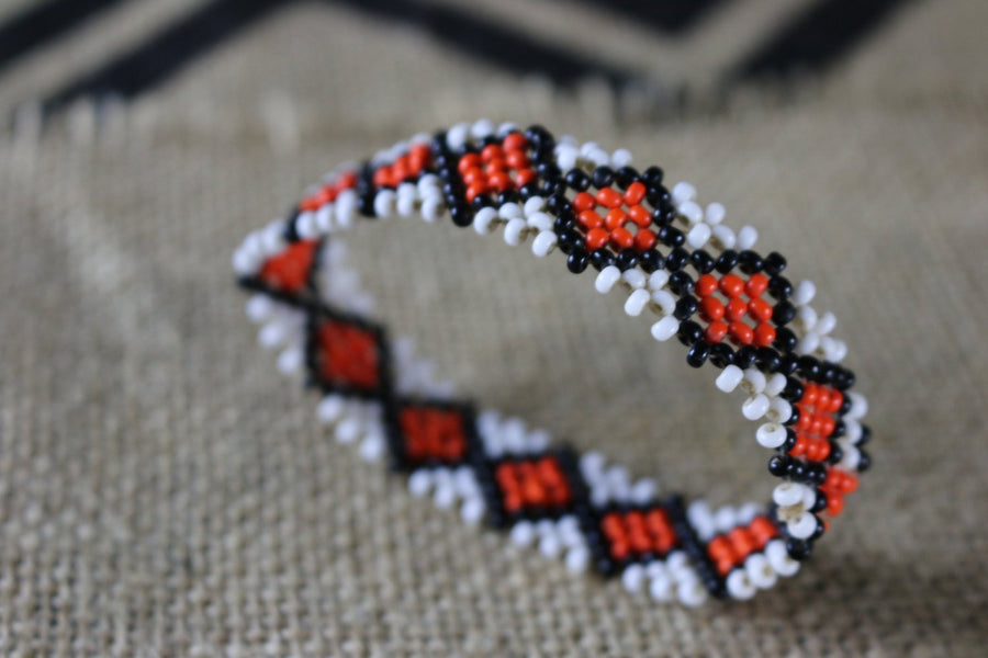 Art# K395  3.5+ inch. Original Kayapo Traditional Peyote stitch Beaded Bracelet from Brazil