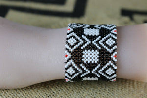 Art# K407 3+ inch. Original Kayapo Traditional Peyote stitch Beaded Bracelet from Brazil