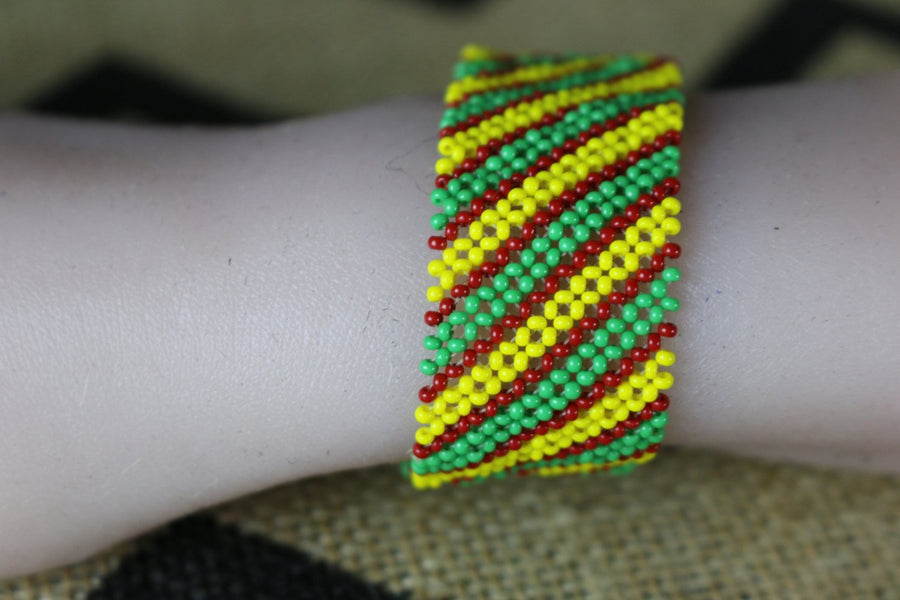 Art# K417  3+ inch. Original Kayapo Traditional Peyote stitch Beaded Bracelet from Brazil